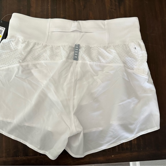 White Under Armour up the pace shorts - Picture 2 of 5